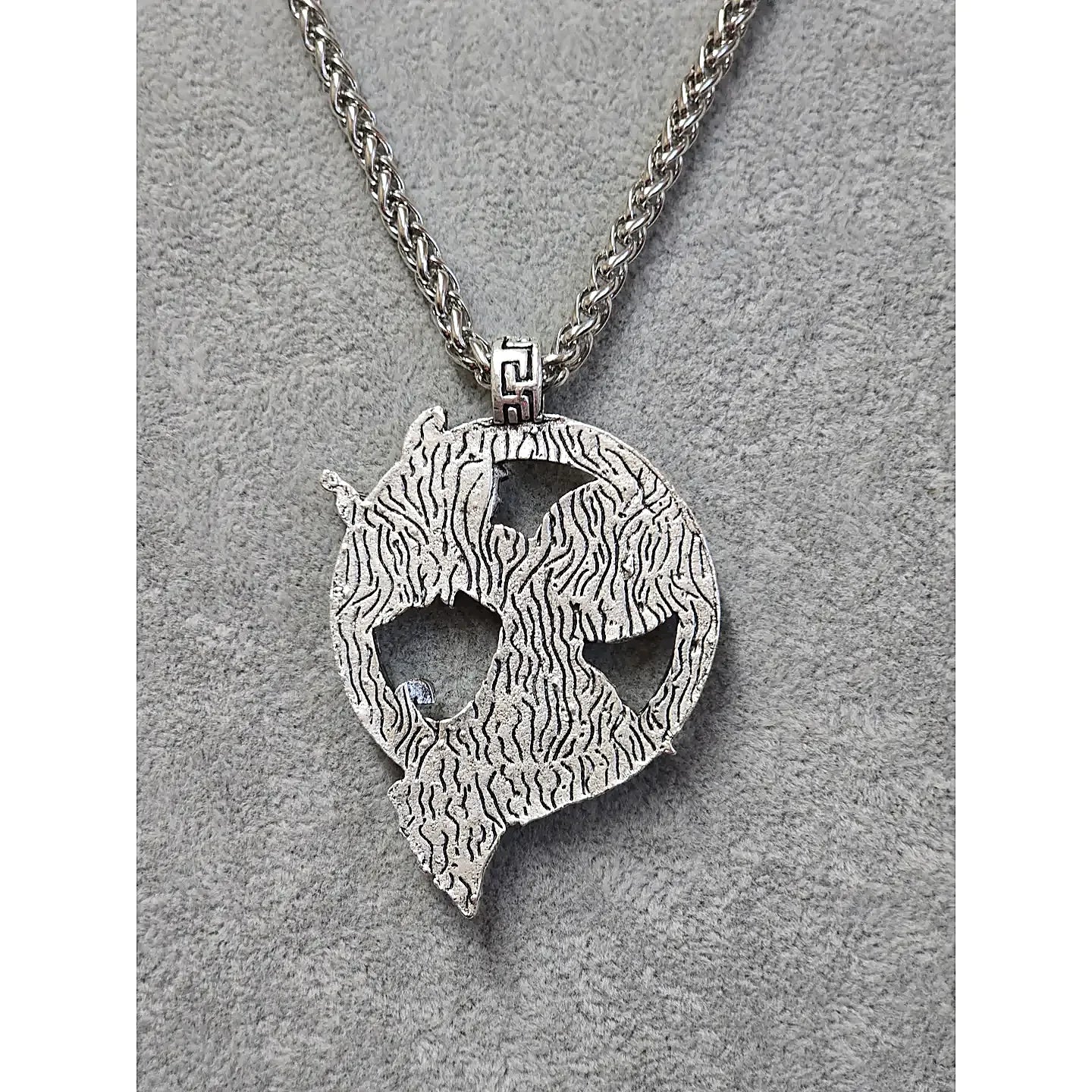 Athena pendant—back engraving texture
